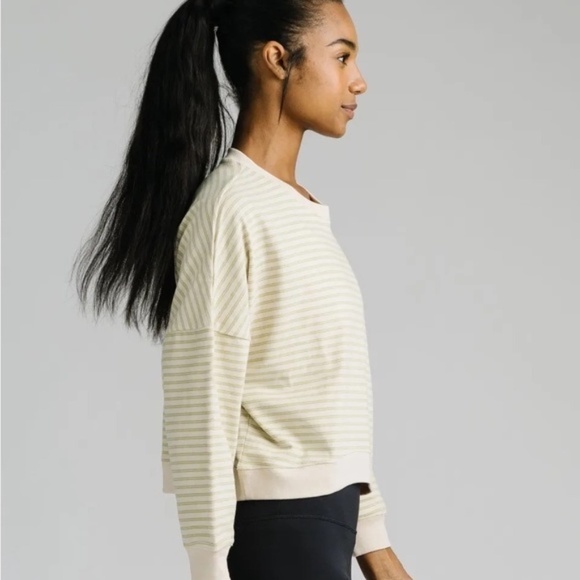 Zyia Kiwi Striped‎ Crewneck Sweatshirt Small - Picture 3 of 7